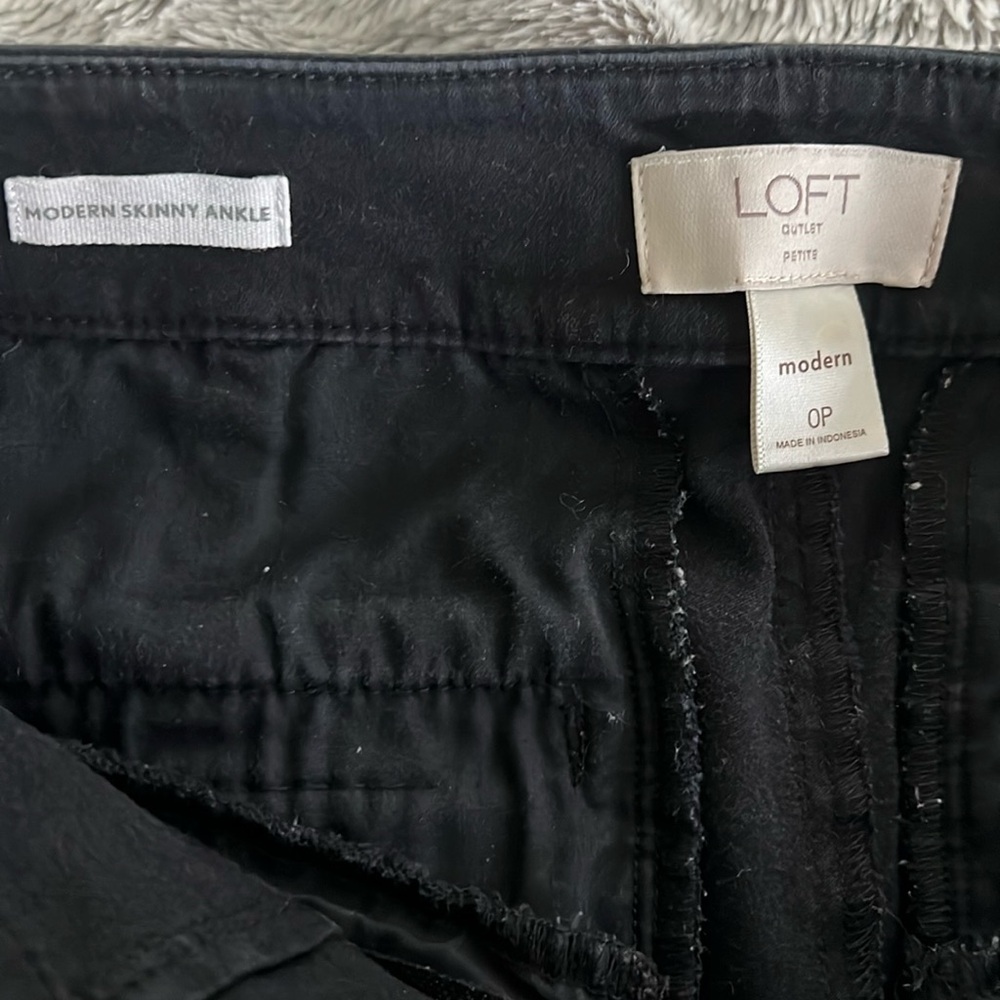 LOFT, black pants 0p - Picture 2 of 3